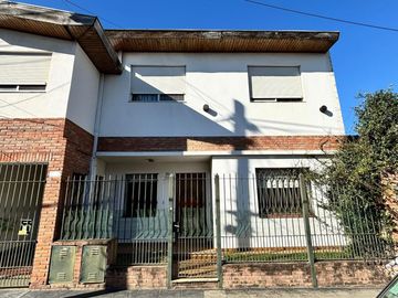 VENTA PH TIPO CASA 4 AMB OLIVOS  JARDIN QUINCHO