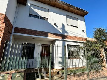 VENTA PH TIPO CASA 4 AMB OLIVOS  JARDIN QUINCHO
