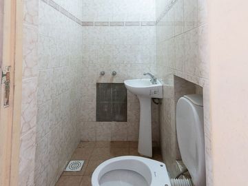 VENTA CASA A REFACCIONAR EN BARRIO SARMIENTO
