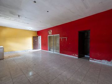 VENTA CASA A REFACCIONAR EN BARRIO SARMIENTO