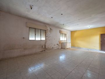 VENTA CASA A REFACCIONAR EN BARRIO SARMIENTO