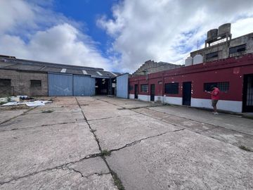 VENTA GALPONES LOTE INDUSTRIAL OFICINAS 8100M2 R21
