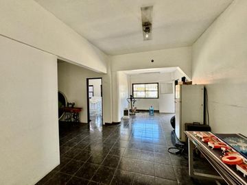 VENTA GALPONES LOTE INDUSTRIAL OFICINAS 8100M2 R21