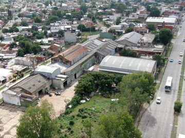 VENTA GALPONES LOTE INDUSTRIAL OFICINAS 8100M2 R21