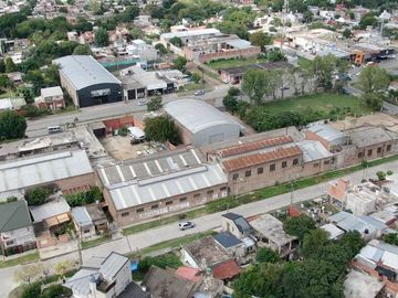 VENTA GALPONES LOTE INDUSTRIAL OFICINAS 8100M2 R21