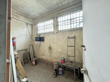 VENTA GALPONES LOTE INDUSTRIAL OFICINAS 8100M2 R21