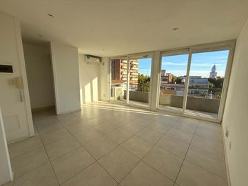 VENTA 2 AMBIENTES 50M2  VICTORIA BALCON