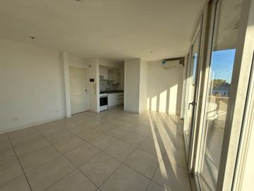 VENTA 2 AMBIENTES 50M2  VICTORIA BALCON
