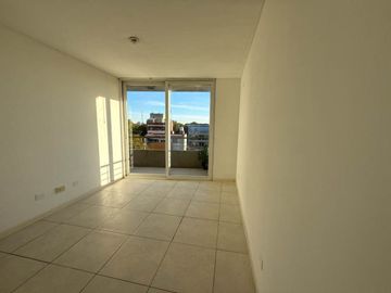 VENTA 2 AMBIENTES 50M2  VICTORIA BALCON