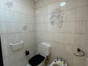 VENTA CASA DE 6 AMBIENTES EN MARTINEZ