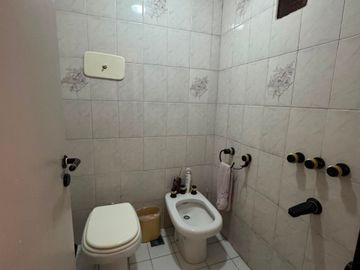 VENTA CASA DE 6 AMBIENTES EN MARTINEZ