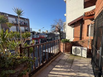 VENTA CASA DE 6 AMBIENTES EN MARTINEZ
