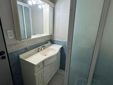 VENTA CASA DE 6 AMBIENTES EN MARTINEZ