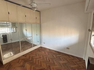 VENTA DEPTO 4AMB C/BALCON + PARILLA ZONA FLORES