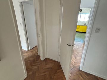 VENTA DEPTO 4AMB C/BALCON + PARILLA ZONA FLORES