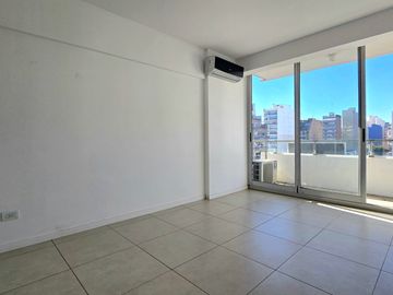 MONOAMBIENTE EN VENTA EN FLORES APTO CREDITO