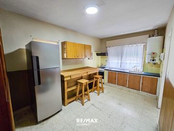 VENTA PH CASA MACROCENTRO 2 DORM Y PATIO CERRAD0
