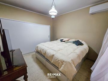 VENTA PH CASA MACROCENTRO 2 DORM Y PATIO CERRAD0