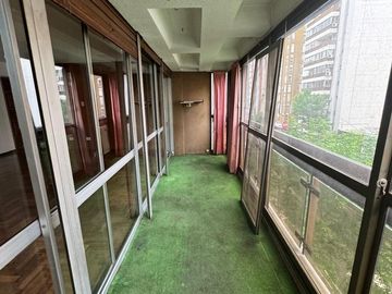 DEPARTAMENTO PISO ENTERO AV COLON CENTRO  COCHERA