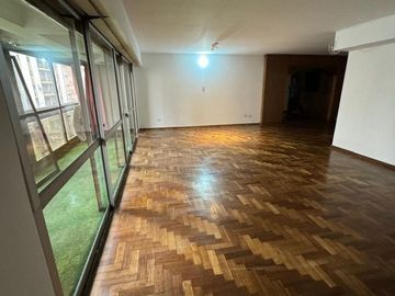 DEPARTAMENTO PISO ENTERO AV COLON CENTRO  COCHERA