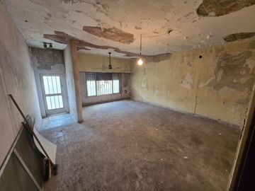 CASA GRAN POTENCIAL PARA RECICLAR-PLENO ABASTO