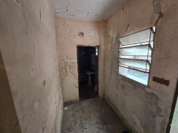 CASA GRAN POTENCIAL PARA RECICLAR-PLENO ABASTO