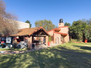 CASA QUINTA  -  LOTE DE 928 M² CON PILETA