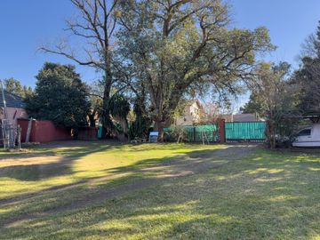 CASA QUINTA  -  LOTE DE 928 M² CON PILETA