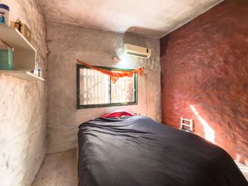 CASA QUINTA  -  LOTE DE 928 M² CON PILETA