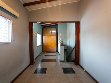 PH EN VENTA EN VILLA ADELINA CON PATIO Y PARRILLA
