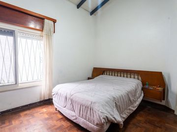 PH EN VENTA EN VILLA ADELINA CON PATIO Y PARRILLA