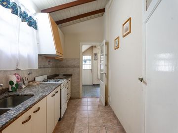 PH EN VENTA EN VILLA ADELINA CON PATIO Y PARRILLA