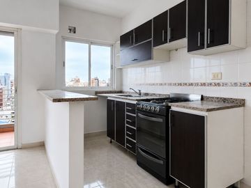 VENTA DEPTO 2 AMB DE 60 M2 CON  BALCÓN CORRIDO