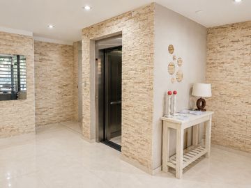 VENTA DEPTO 2 AMB DE 60 M2 CON  BALCÓN CORRIDO