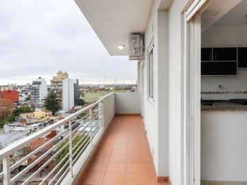 VENTA DEPTO 2 AMB DE 60 M2 CON  BALCÓN CORRIDO