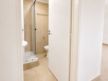 VENTA DEPTO 2 AMB DE 60 M2 CON  BALCÓN CORRIDO