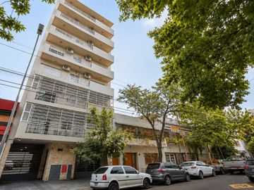 VENTA DEPTO 2 AMB DE 60 M2 CON  BALCÓN CORRIDO