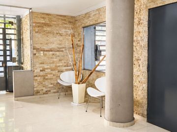 VENTA DEPTO 2 AMB DE 60 M2 CON  BALCÓN CORRIDO