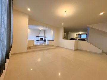 GRAN PROPIEDAD A EXCELENTE PRECIO