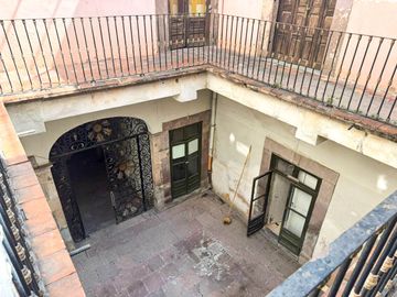 EDIFICIO EN VENTA CON USO COMERCIAL EN CENTRO HISTÓRICO