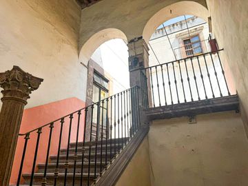 EDIFICIO EN VENTA CON USO COMERCIAL EN CENTRO HISTÓRICO
