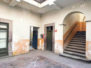 EDIFICIO EN VENTA CON USO COMERCIAL EN CENTRO HISTÓRICO