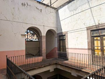 EDIFICIO EN VENTA CON USO COMERCIAL EN CENTRO HISTÓRICO