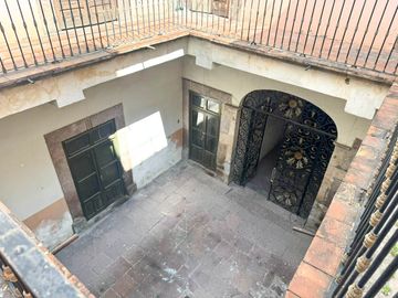 EDIFICIO EN VENTA CON USO COMERCIAL EN CENTRO HISTÓRICO