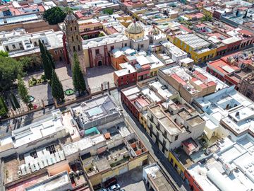 EDIFICIO EN VENTA CON USO COMERCIAL EN CENTRO HISTÓRICO