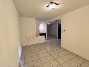 Casa en Venta en Privada Arboledas de Jacarandas, en San Luis Potosí, casa con roof garden
