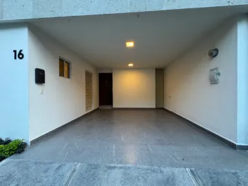 Casa en renta en Conjunto Habitacional Bugambilias, San Pedro Garza García, Nuevo León