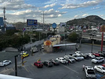 Local en renta en Del Paseo Residencial, Monterrey, Nuevo León