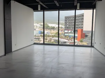 Oficina en renta en Cumbres Madeira, Monterrey, Nuevo León