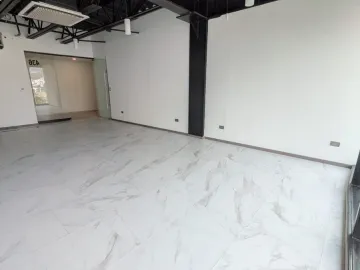 Oficina en renta en Cumbres Madeira, Monterrey, Nuevo León